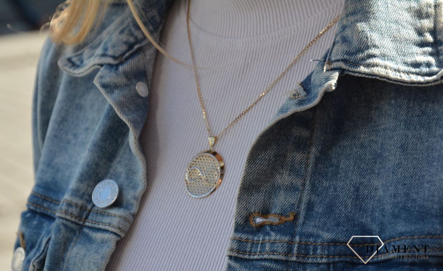 Złoty wisiorek na łańcuszek ze znakiem nieskończoności. Połączenie złota białego i żółtego wygląda bardzo elegancko. Darmowa wysyłka i ozdobne pudełko!.jpg